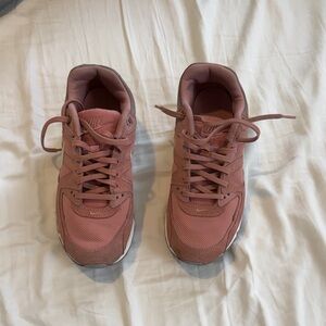 Nike Womens Rose Sneakers